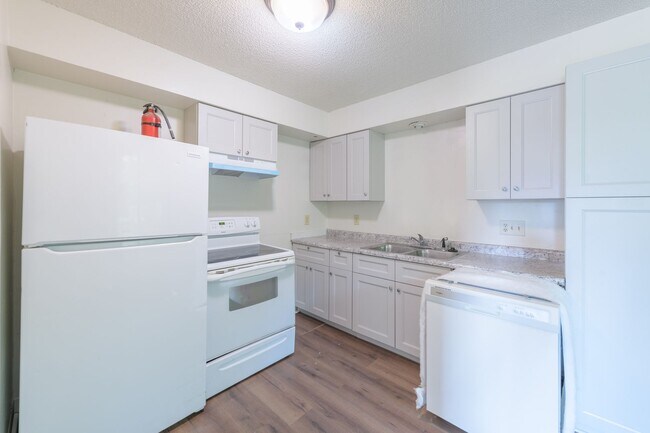Foto del edificio - 6124 73rd Ave N