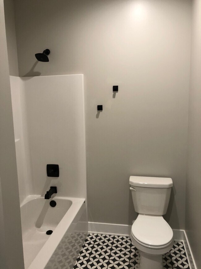Bathroom - 532 5th Ave NW