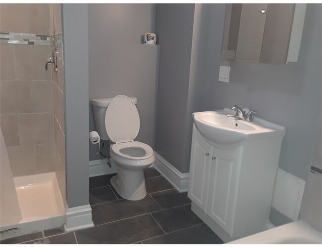 Building Photo - 11122 S Vernon Ave