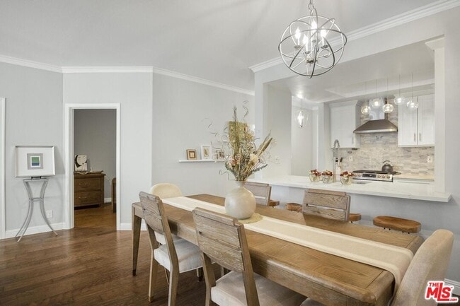 Building Photo - 860 S Lucerne Blvd