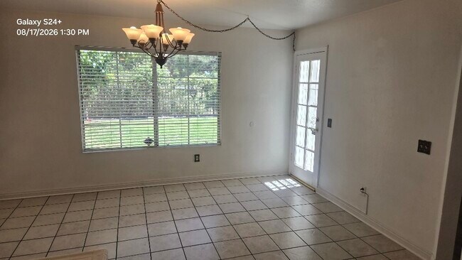 Foto del edificio - 16143 Firestone Ln