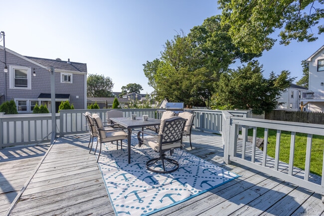 Building Photo - 28 Brookdale Ave