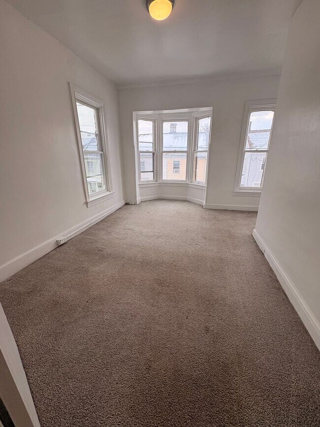 Foto del edificio - 3 Bedroom Apartment in the West End of York City