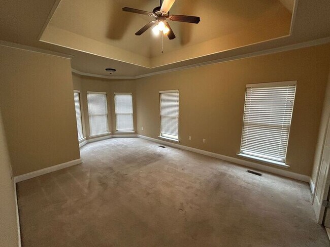 Building Photo - 104 Lakeland Ridge
