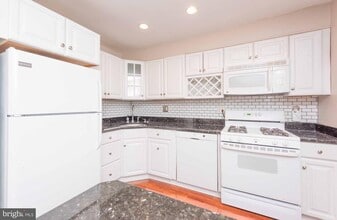 Building Photo - 6512 Boulevard View