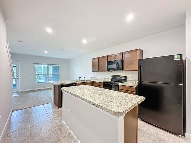 Foto del edificio - Dream Townhome in Magnolia Grove, Davenport !