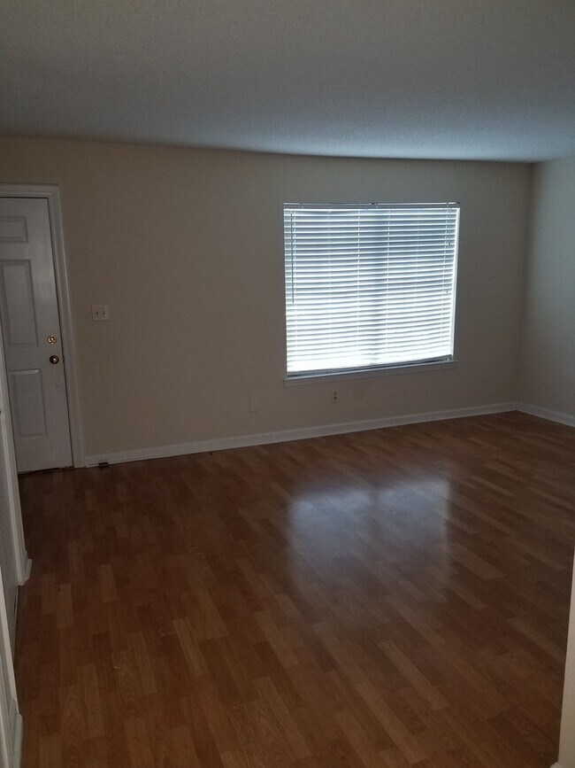 Photo - Great Location for Townhome in Marietta 30064