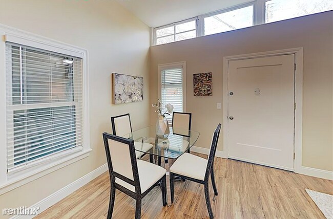 Building Photo - 3 br, 2 bath Apartment - 430 38th St 429