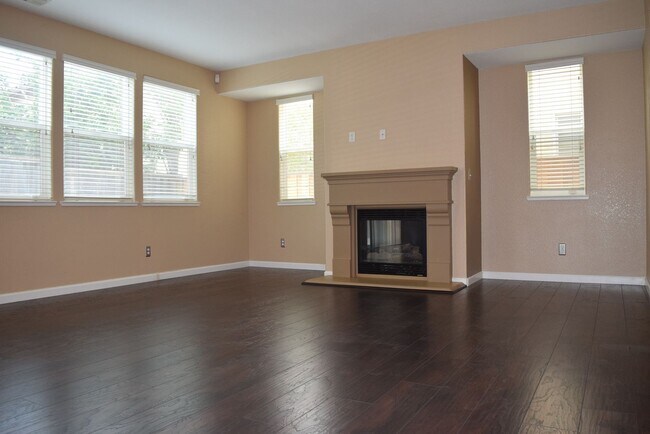 Building Photo - 5225 Sun Chaser Way