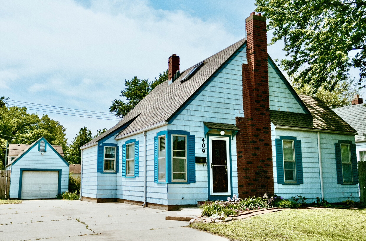 Primary Photo - 409 E 17th Ave