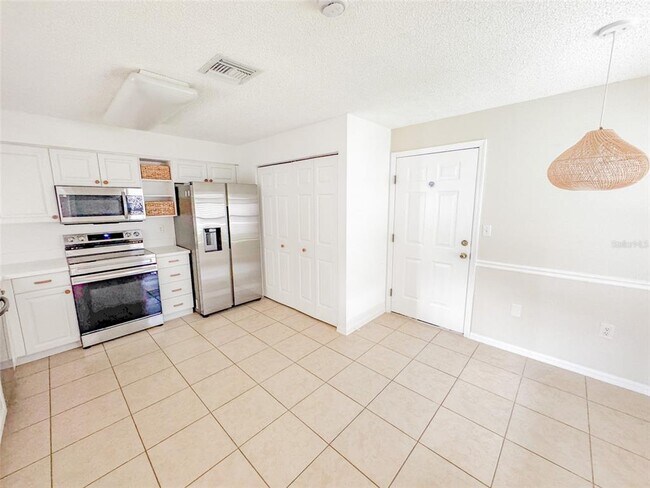 Building Photo - 1504 Lantana Ct