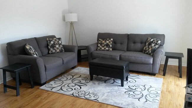 Foto del edificio - 1329 Headlee Ave