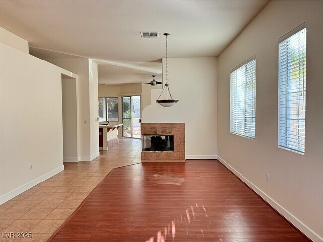 Foto del edificio - 10137 Crest Brook Pl