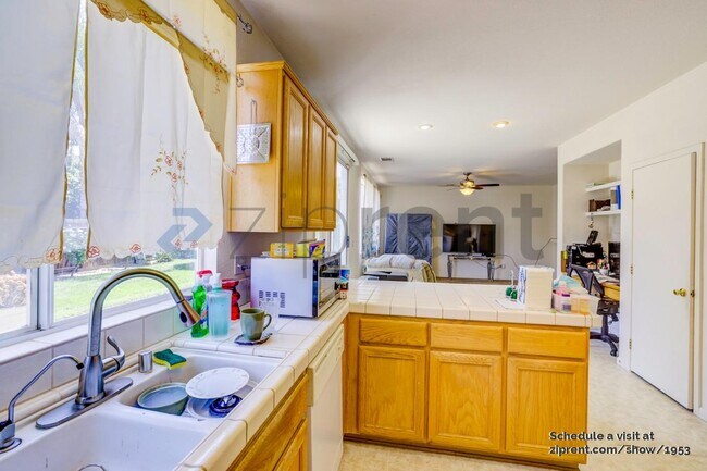 Foto del edificio - 4132 Van Gogh Ct