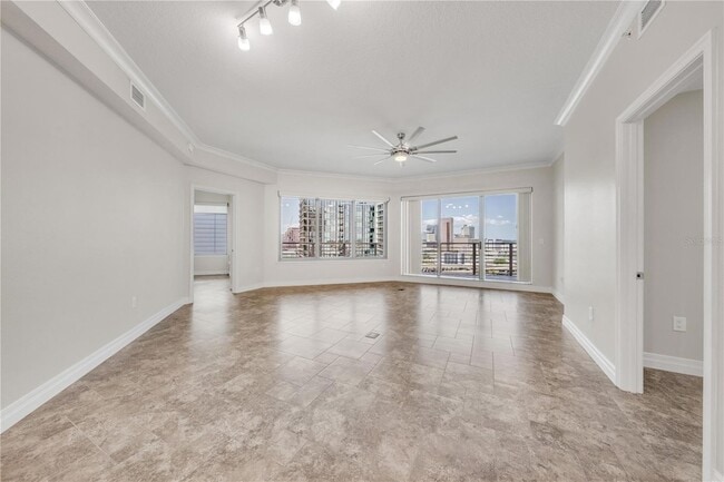 Building Photo - 449 S 12th St
