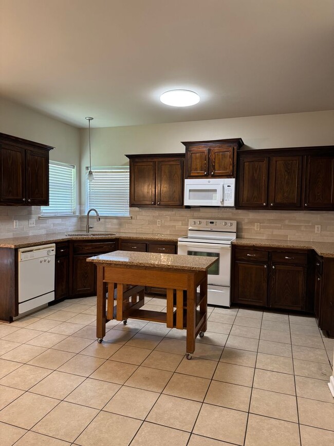 Building Photo - Beautiful Rental in Walker, LA