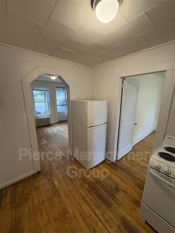 Building Photo - 305 Marlboro St