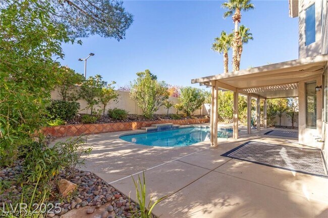 Foto del edificio - 2121 Whitebirch Ln