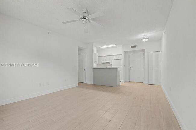 Foto del edificio - 7000 SW 80th St