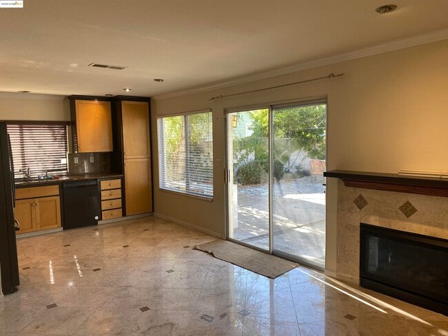 Foto del edificio - 1810 Gardenia Ct