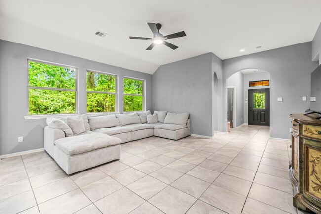 Foto del edificio - 113 Logan Pass Ct