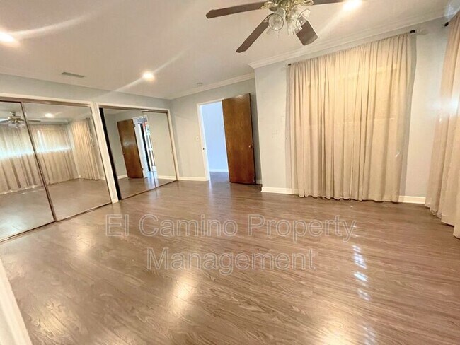 Building Photo - 12129 Anderberg Ave