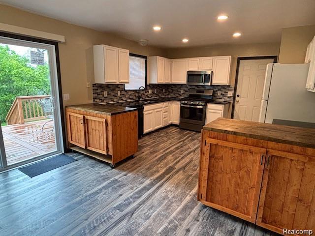 Building Photo - 879 Barren Oaks Dr