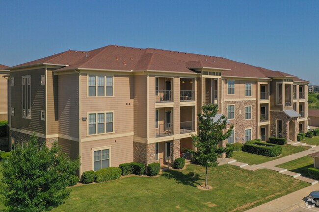 Building Photo - Riverside Villas Apartments