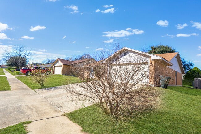 Building Photo - 3311 Johnson Dr