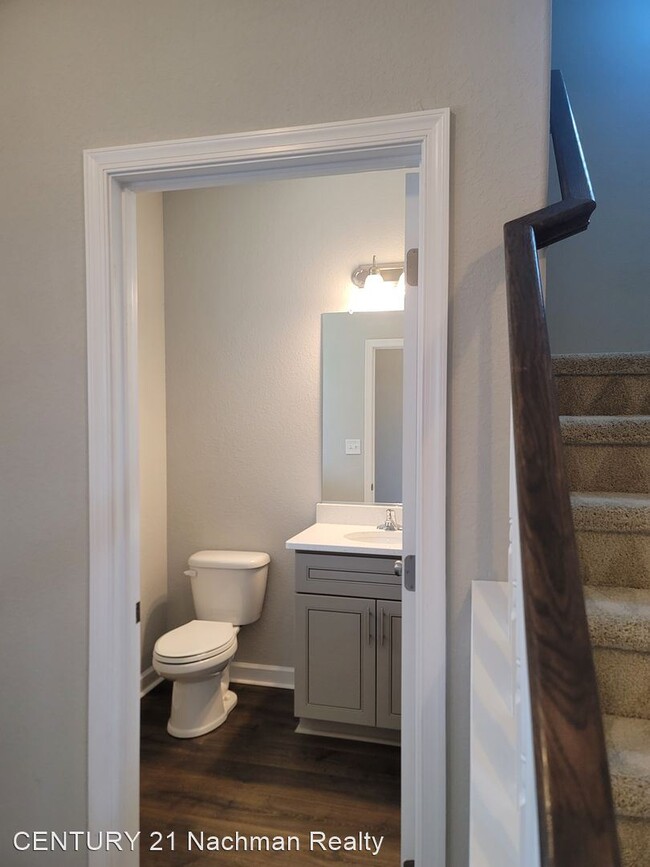 Building Photo - 5 br, 3.5 bath House - 2552 Woolsey Street