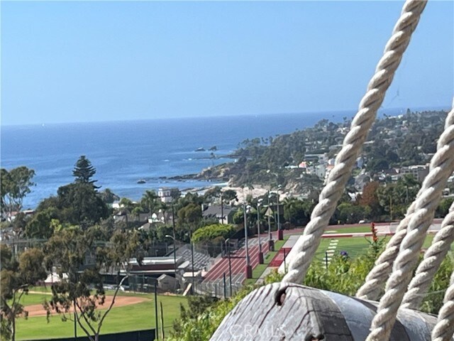 Building Photo - 845 Temple Hills Dr