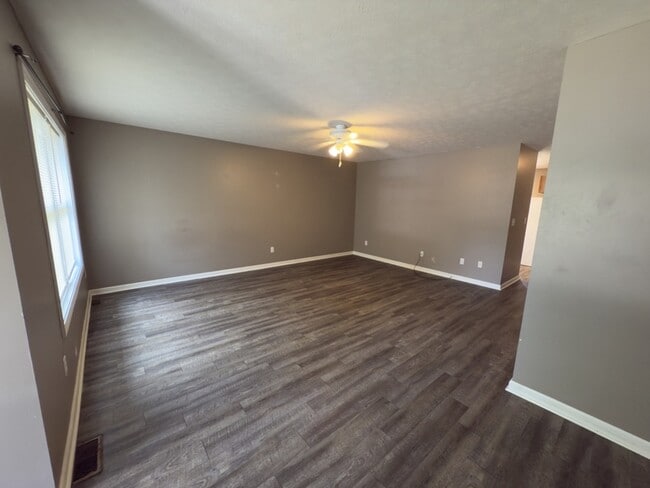 Building Photo - 299 Brookside Pl