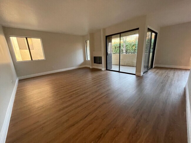 Foto del edificio - 13825 Beaver St