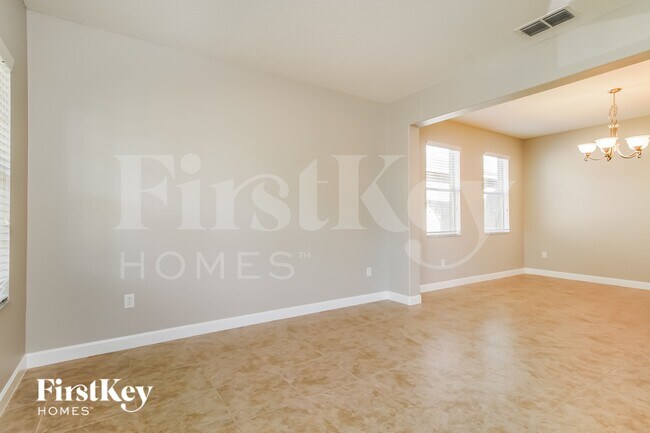 Building Photo - 3542 Cortland Dr