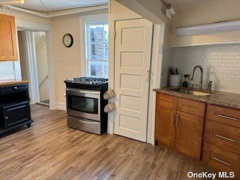 Foto del edificio - 1322 Old Northern Blvd