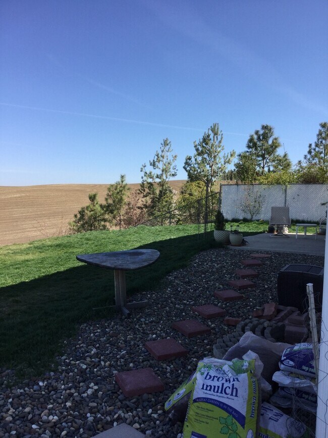 Building Photo - 4 Bd/3 Ba Beautiful Home on Military Hill!