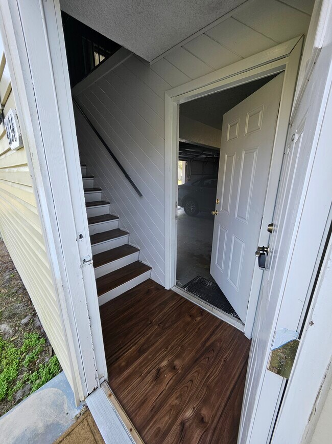 Foto del edificio - 4134 Pinebark Ave