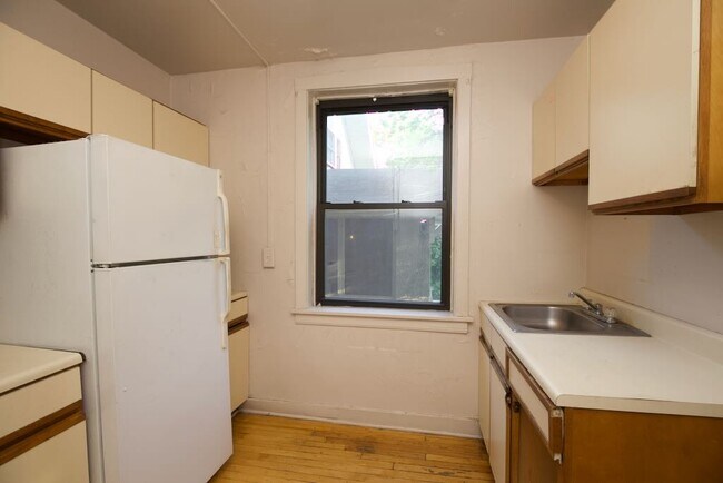 Building Photo - 1133-1133 E 133rd St