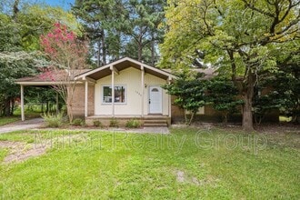 Building Photo - 1033 Xavier Dr