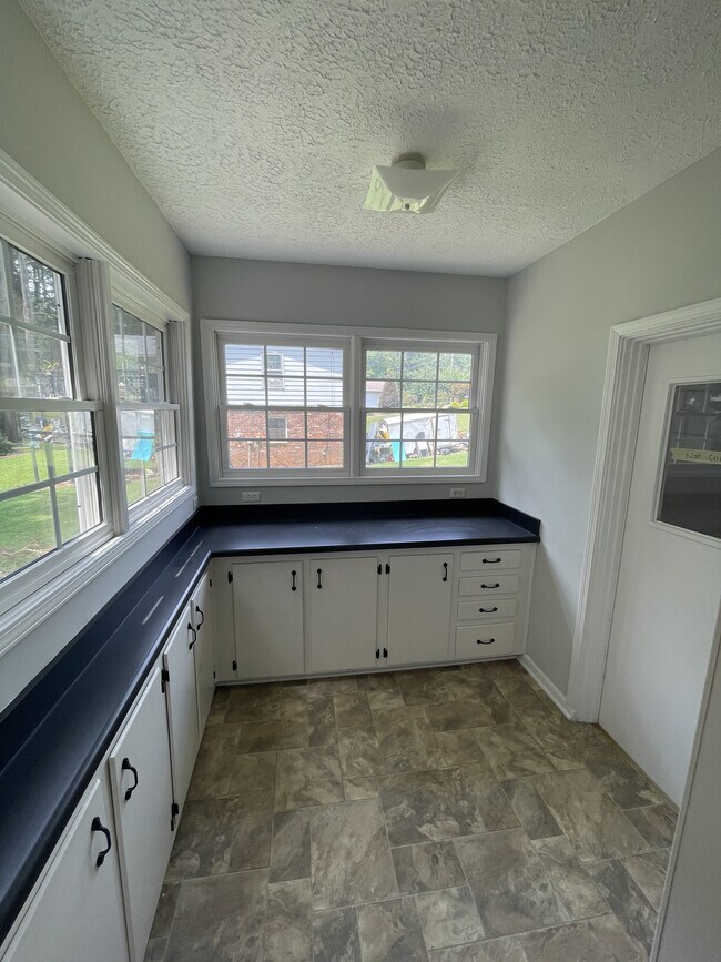 mudroom/pantry - 35 Simpson Dr NE