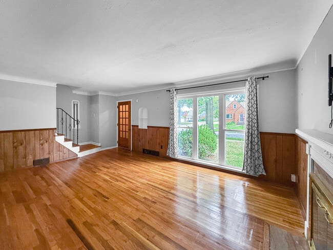 Building Photo - Charming 4 beds 2 baths in South Euclid!
