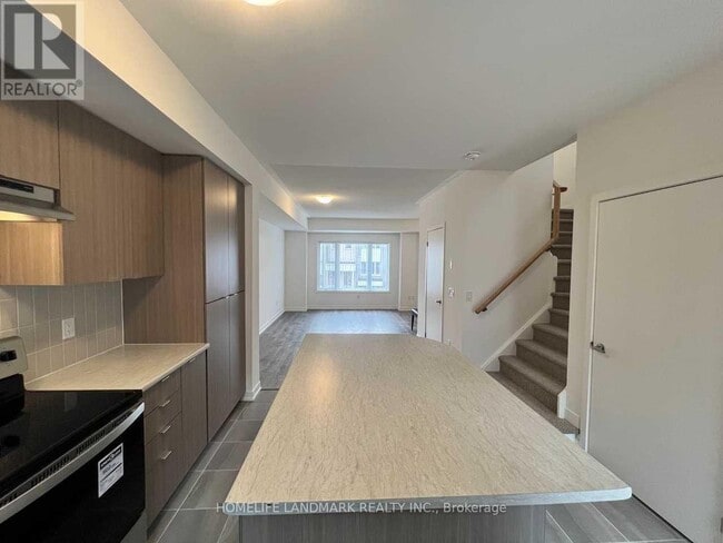 Building Photo - 1525 Kingston Rd