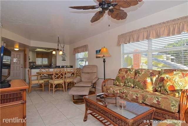 Building Photo - 2924 Estero Blvd