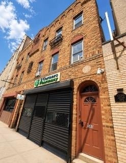 Building Photo - 580 Summit Ave