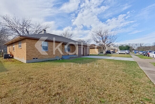 Foto del edificio - 738 Willowood Ln