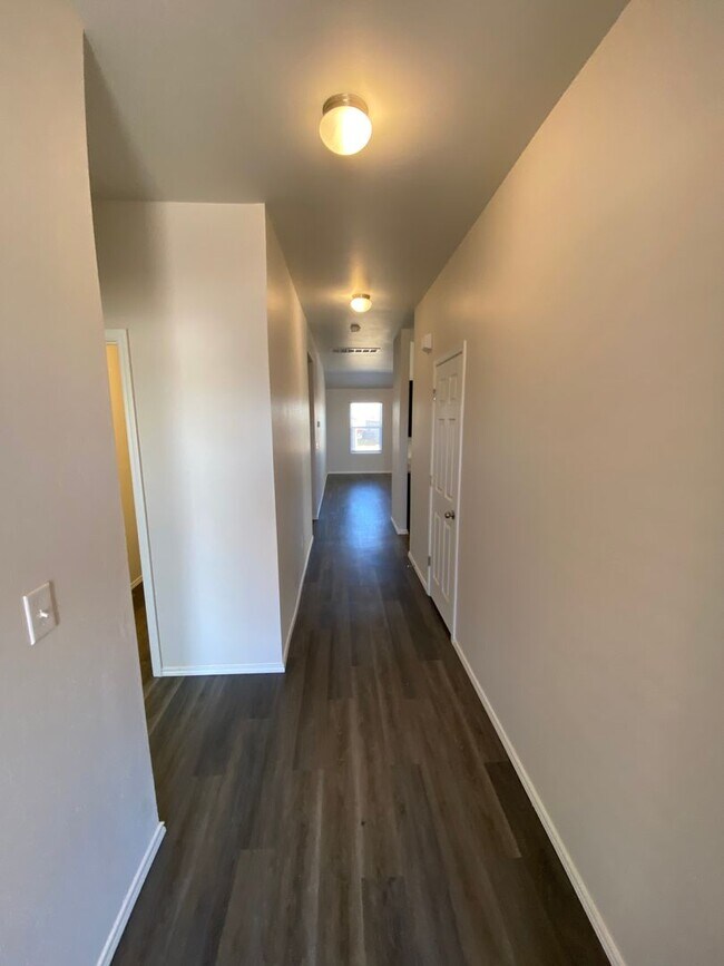 Building Photo - *HOT SUMMER DEAL* Three Bedroom | Two Bath...