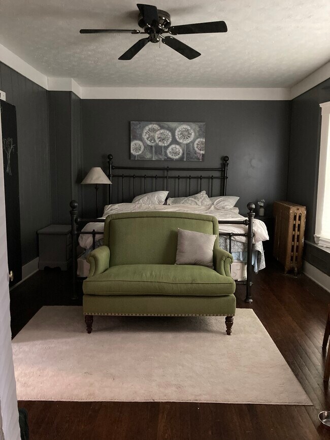 Master Bedroom - 3403 Daisy