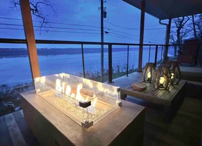 Building Photo - Modernized 3 Bedroom Charming Home with a ...
