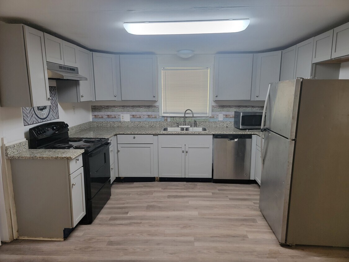 Photo - 5315 30th St (Gulfport, MS)