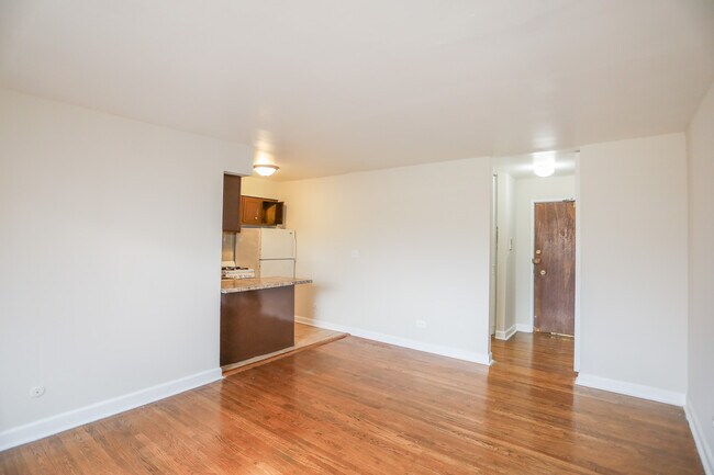Foto del edificio - 5859 N Winthrop Ave